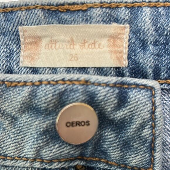 Alter’d State Jeans. Ceros. Size 26
Whiskering, fading, distressing. EUC - Picture 3 of 9